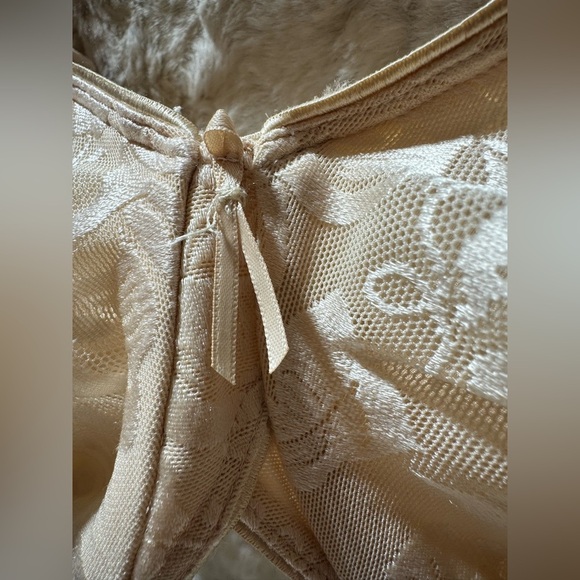 Wacoal Awareness Full Figure Underwire Bra Back Closure Bow women’s size 34D - Picture 6 of 12